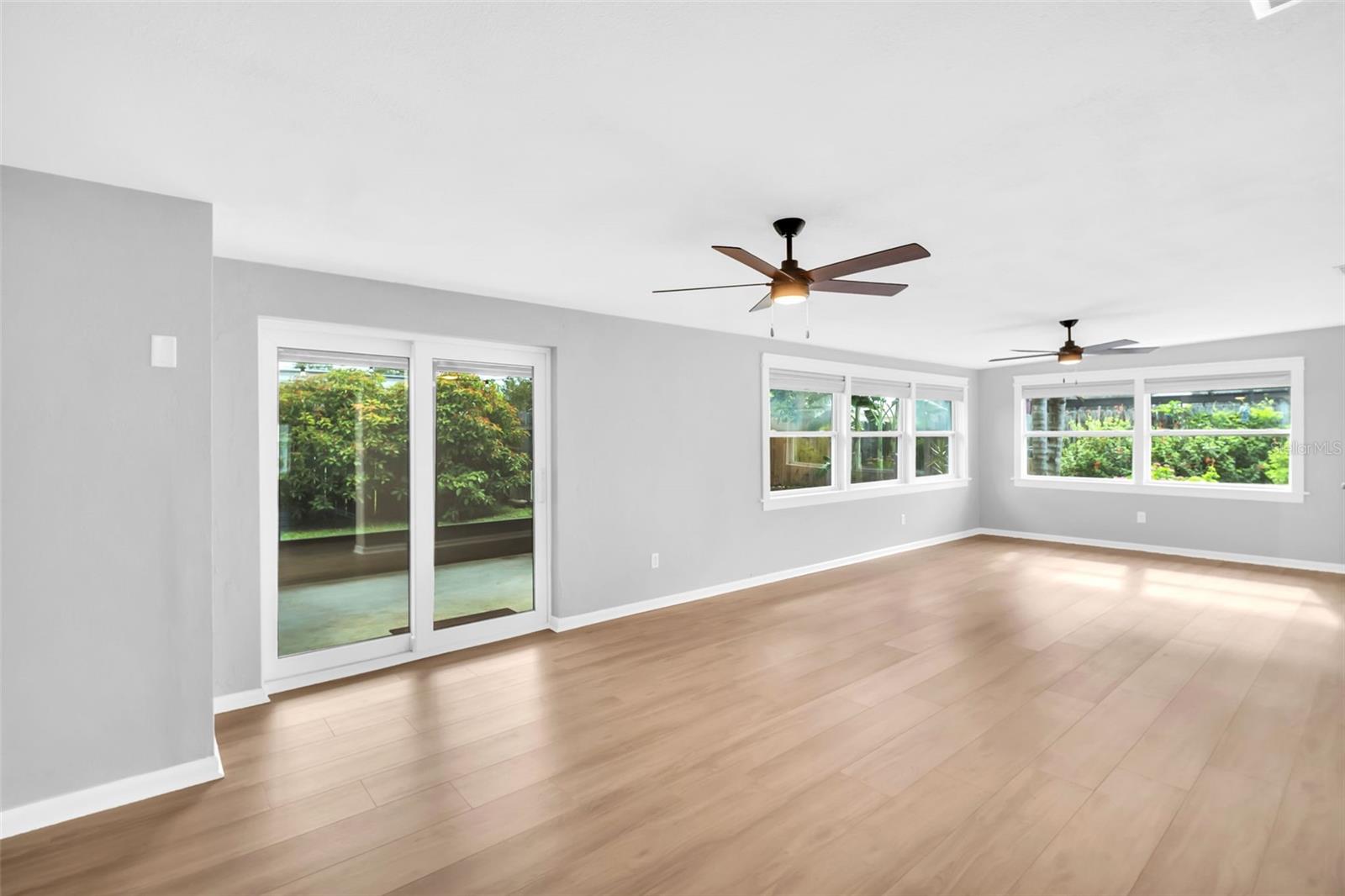 Image 15 of 53 For 13979 Barbados Drive