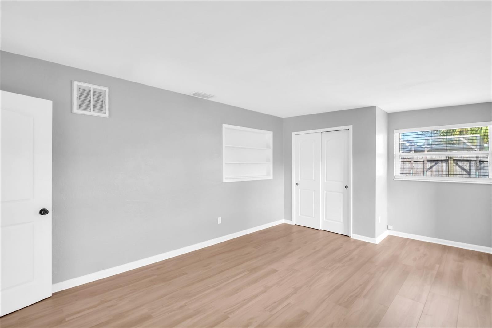 Image 17 of 53 For 13979 Barbados Drive
