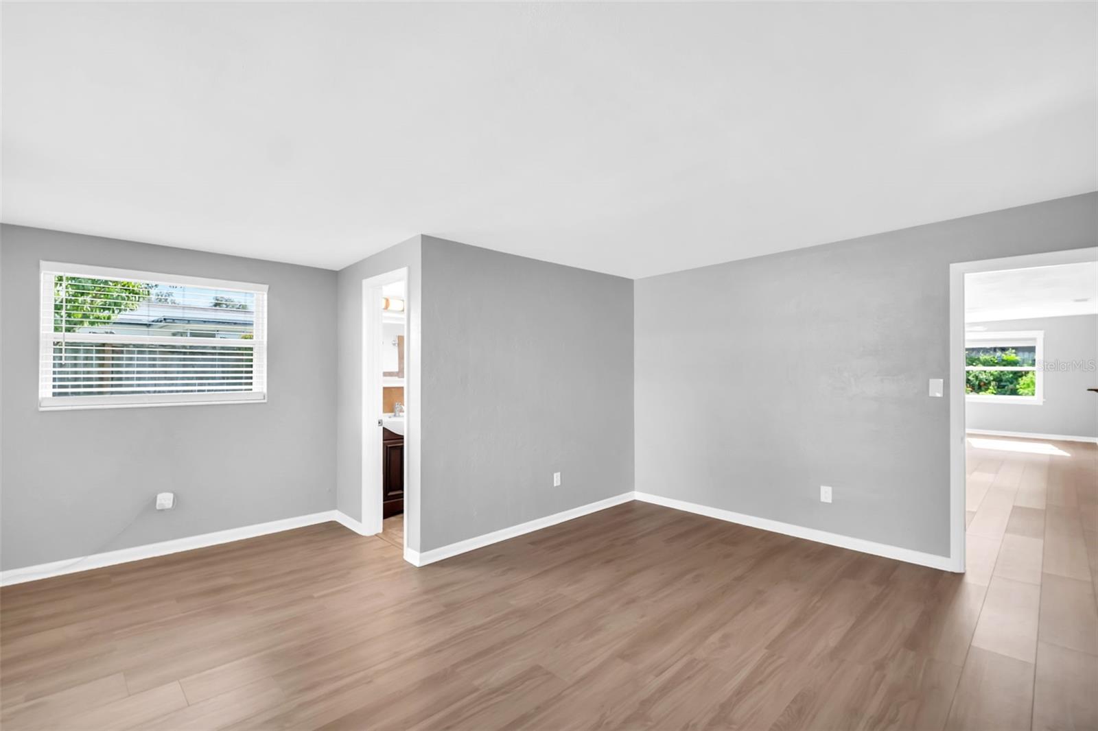 Image 18 of 53 For 13979 Barbados Drive