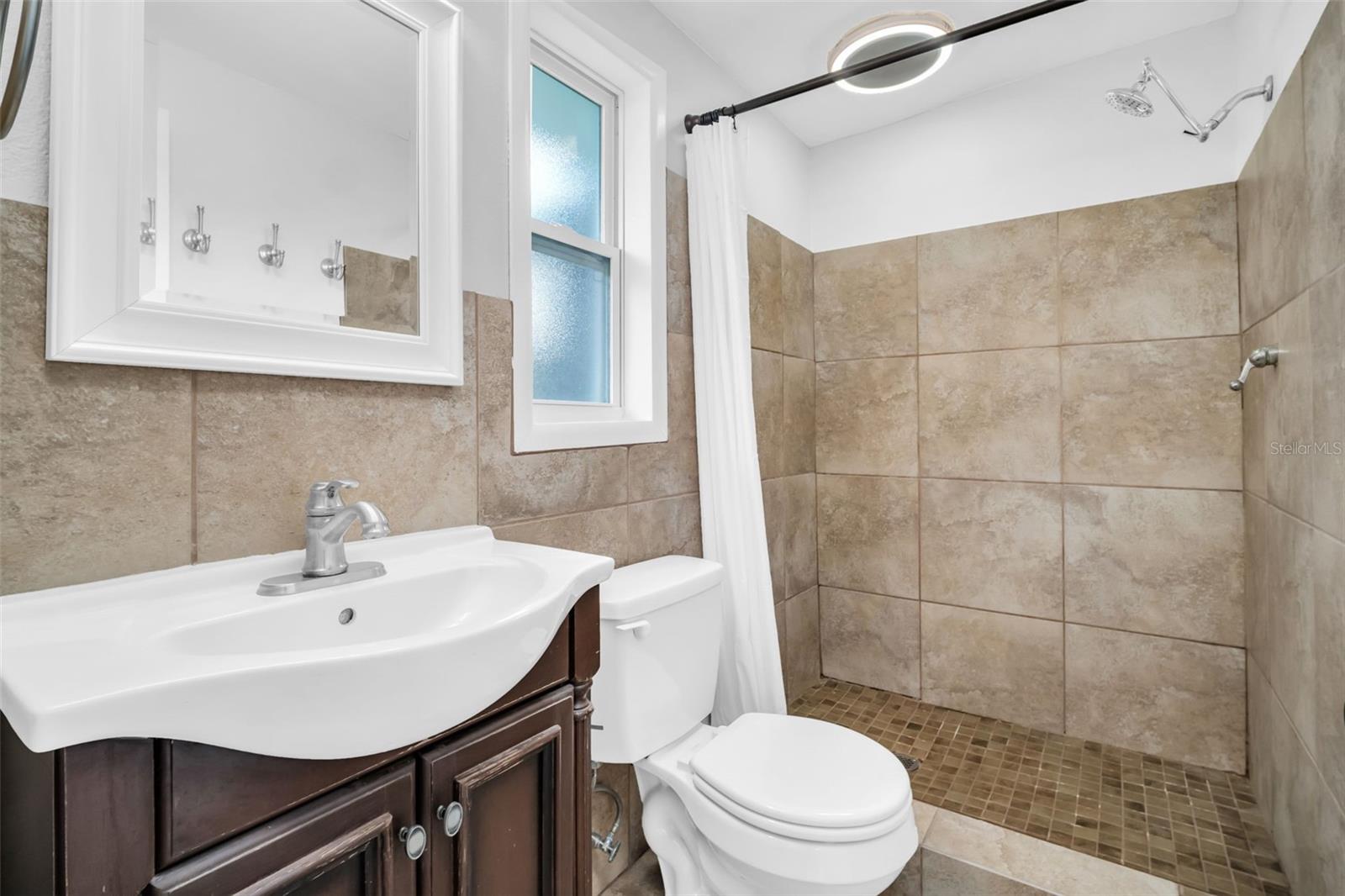Image 20 of 53 For 13979 Barbados Drive