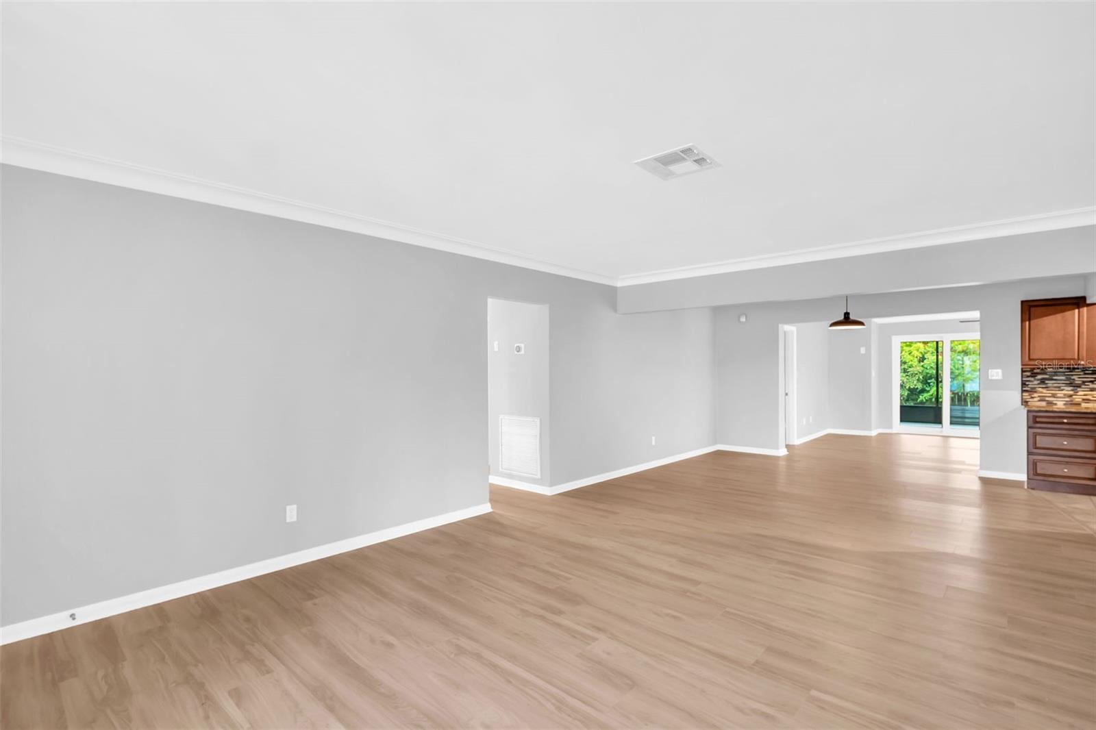 Image 3 of 53 For 13979 Barbados Drive