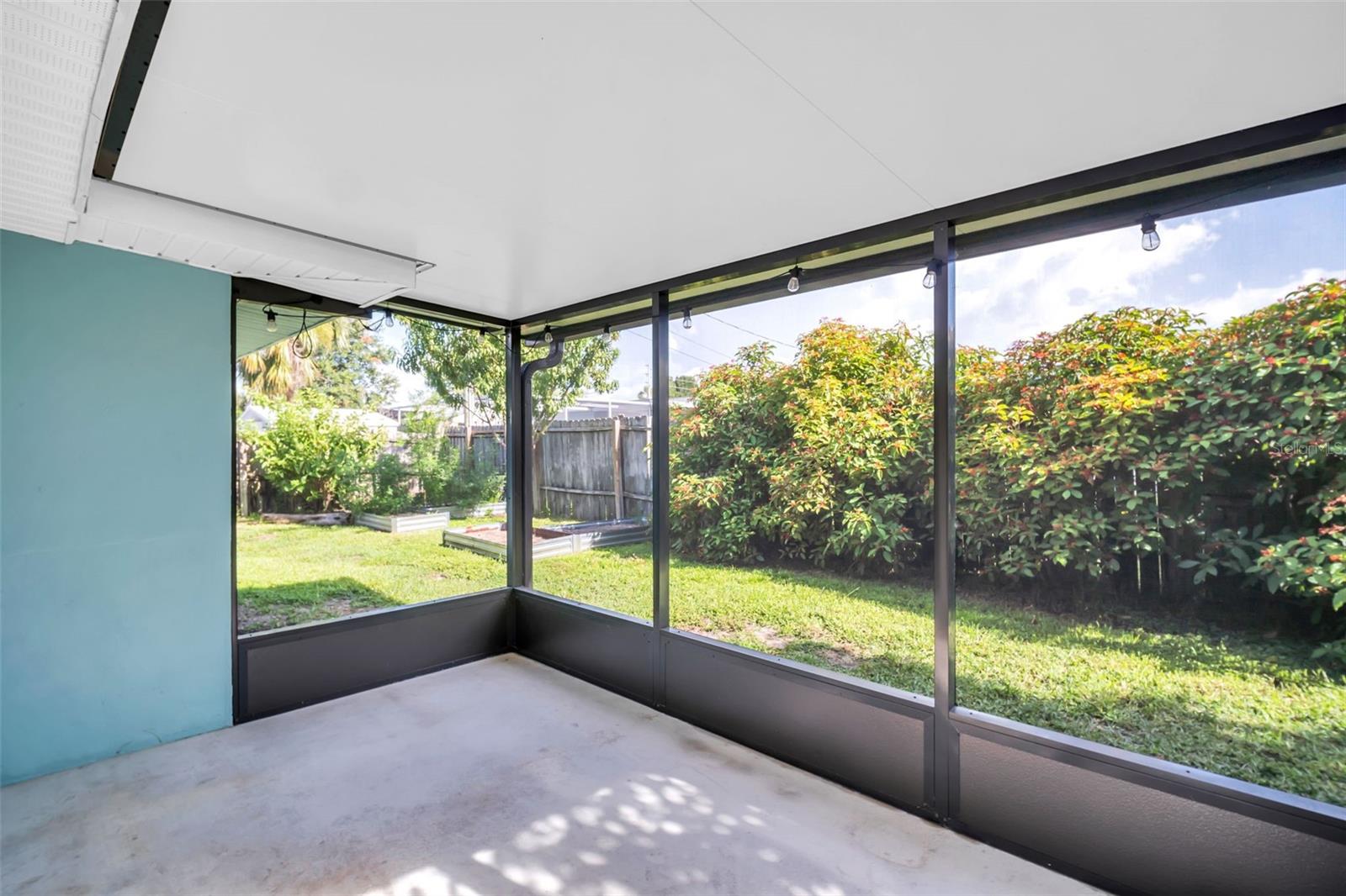 Image 34 of 53 For 13979 Barbados Drive