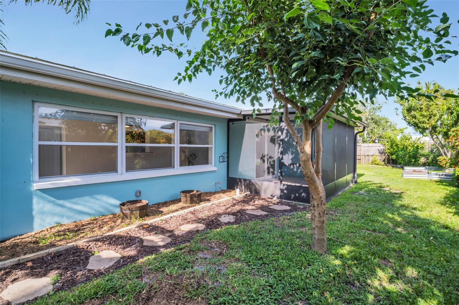 Image 37 of 53 For 13979 Barbados Drive