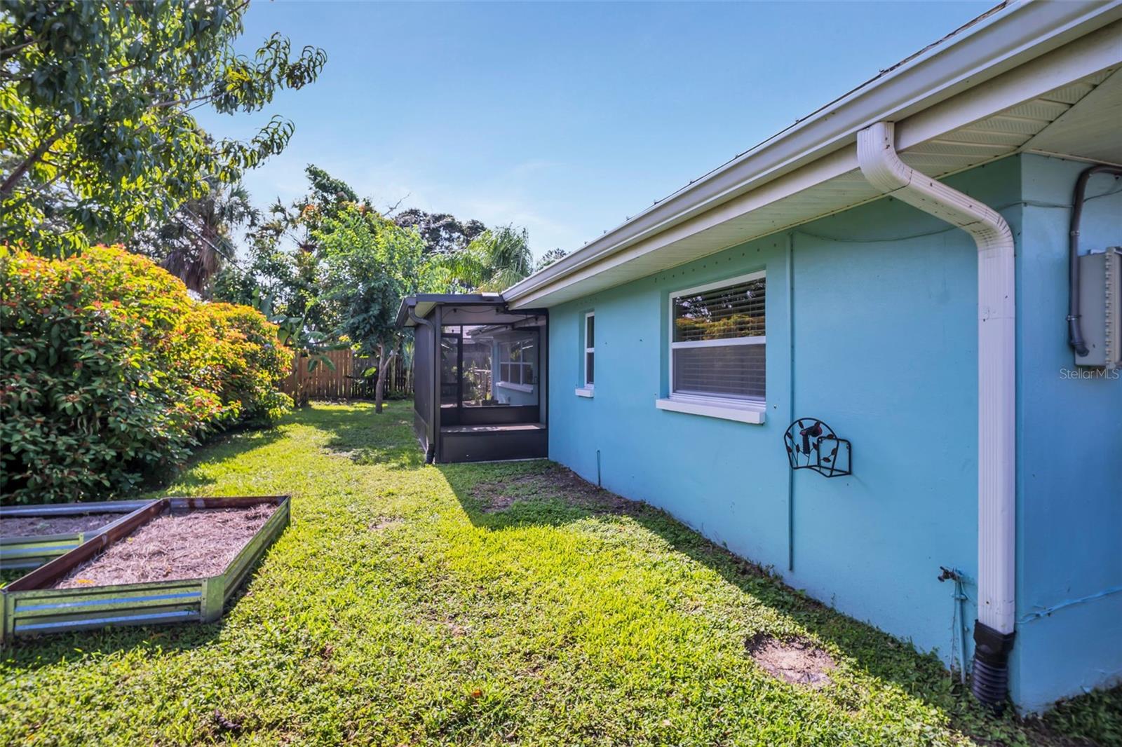 Image 39 of 53 For 13979 Barbados Drive