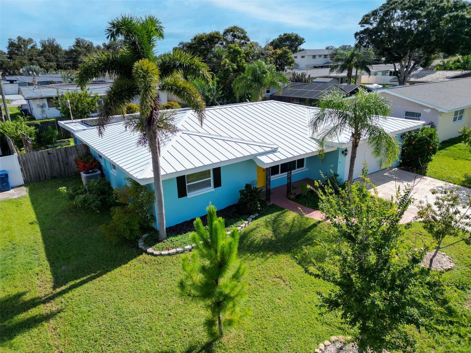 Image 42 of 53 For 13979 Barbados Drive