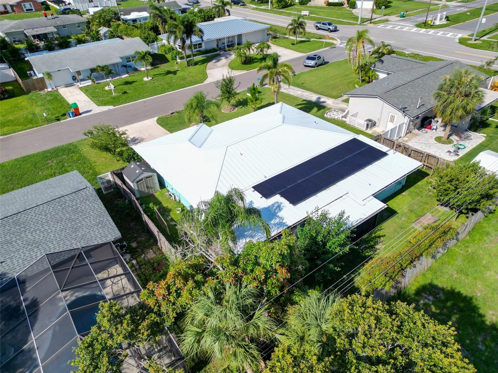 Image 43 of 53 For 13979 Barbados Drive