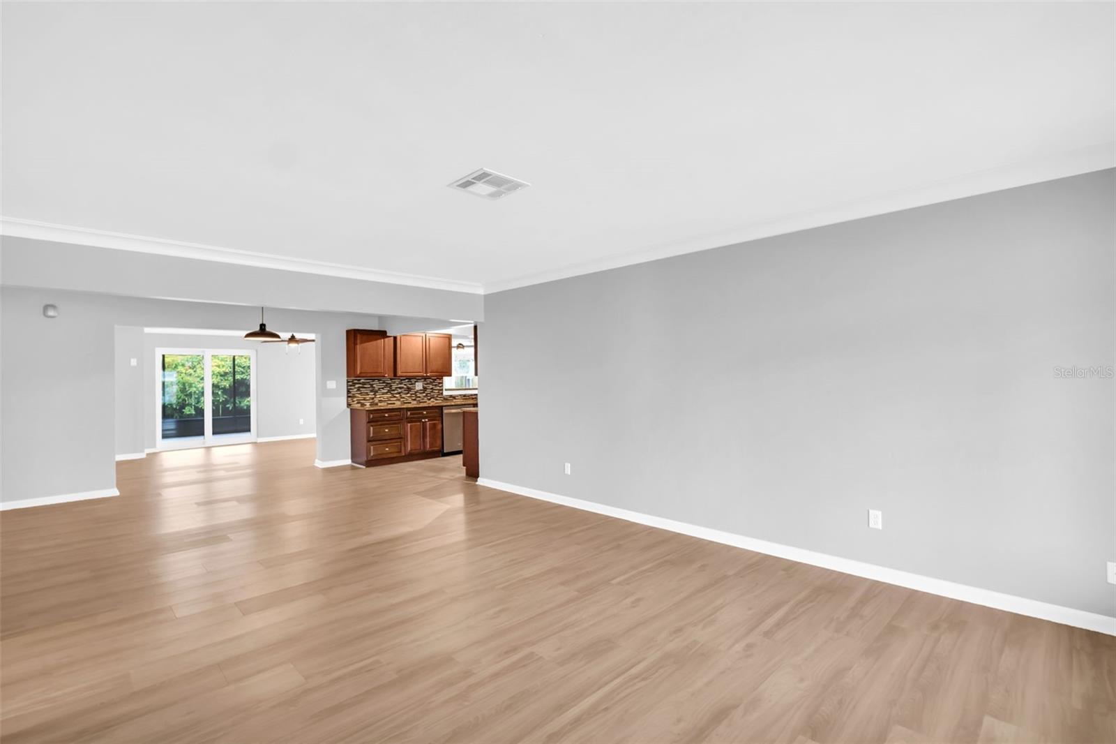Image 5 of 53 For 13979 Barbados Drive