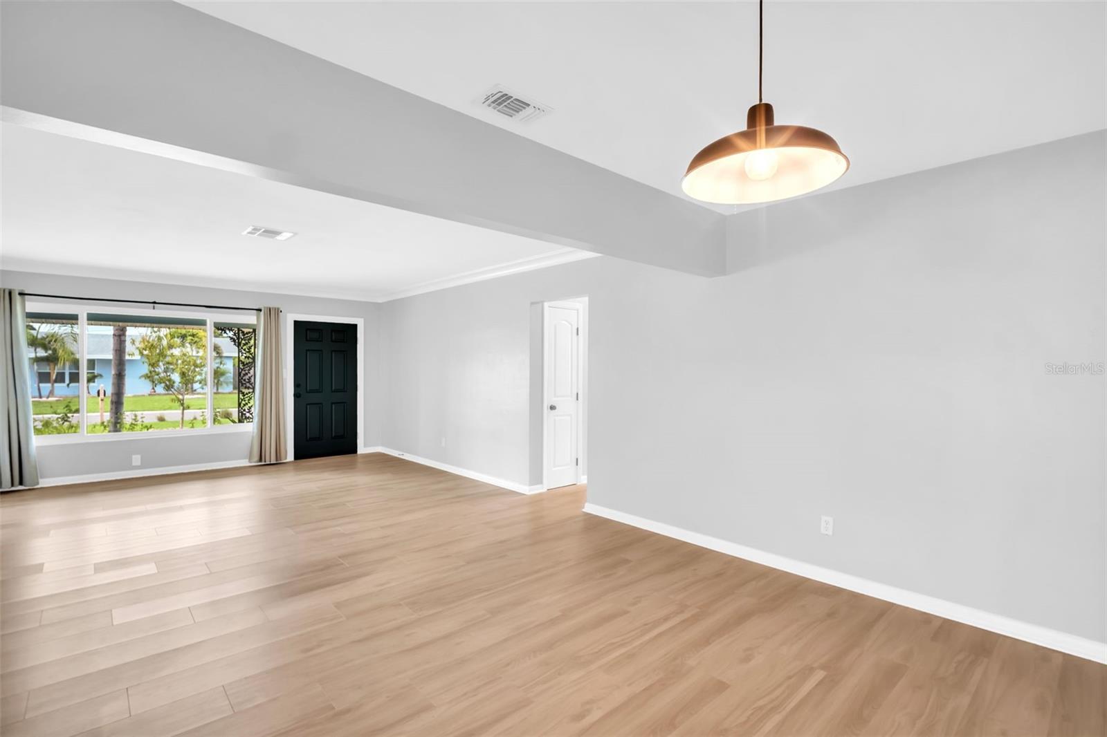Image 7 of 53 For 13979 Barbados Drive