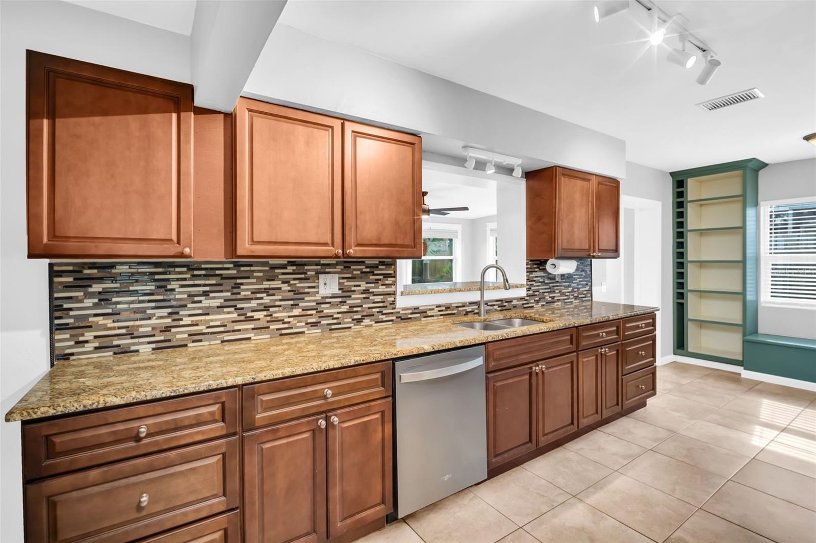 Image 9 of 53 For 13979 Barbados Drive