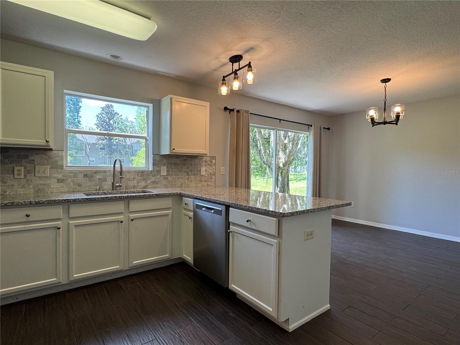Image 10 of 21 For 2915 Amber Oak Drive