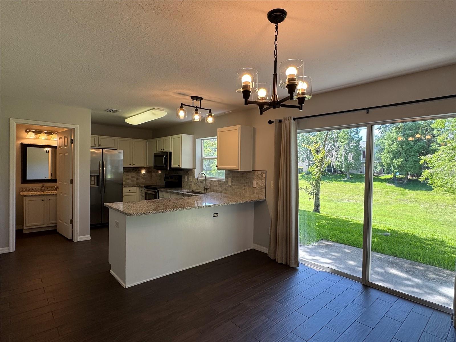 Image 7 of 21 For 2915 Amber Oak Drive