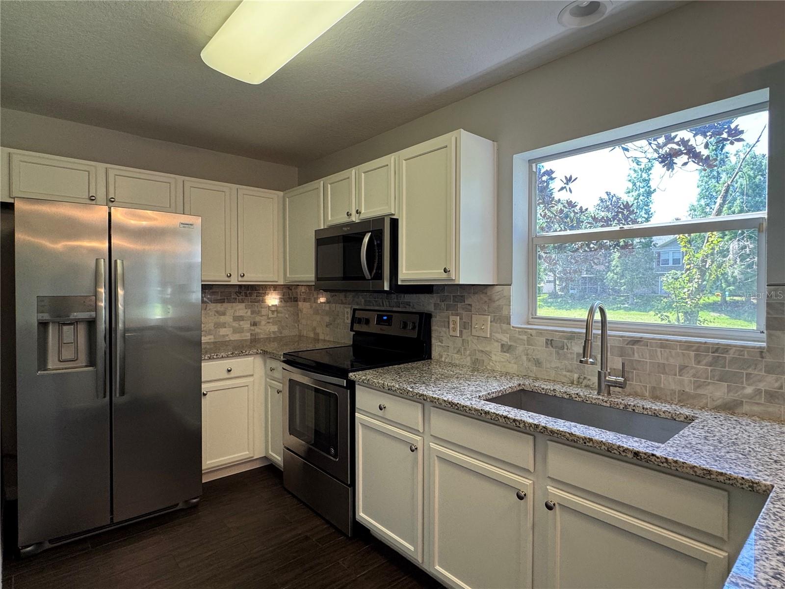 Image 8 of 21 For 2915 Amber Oak Drive