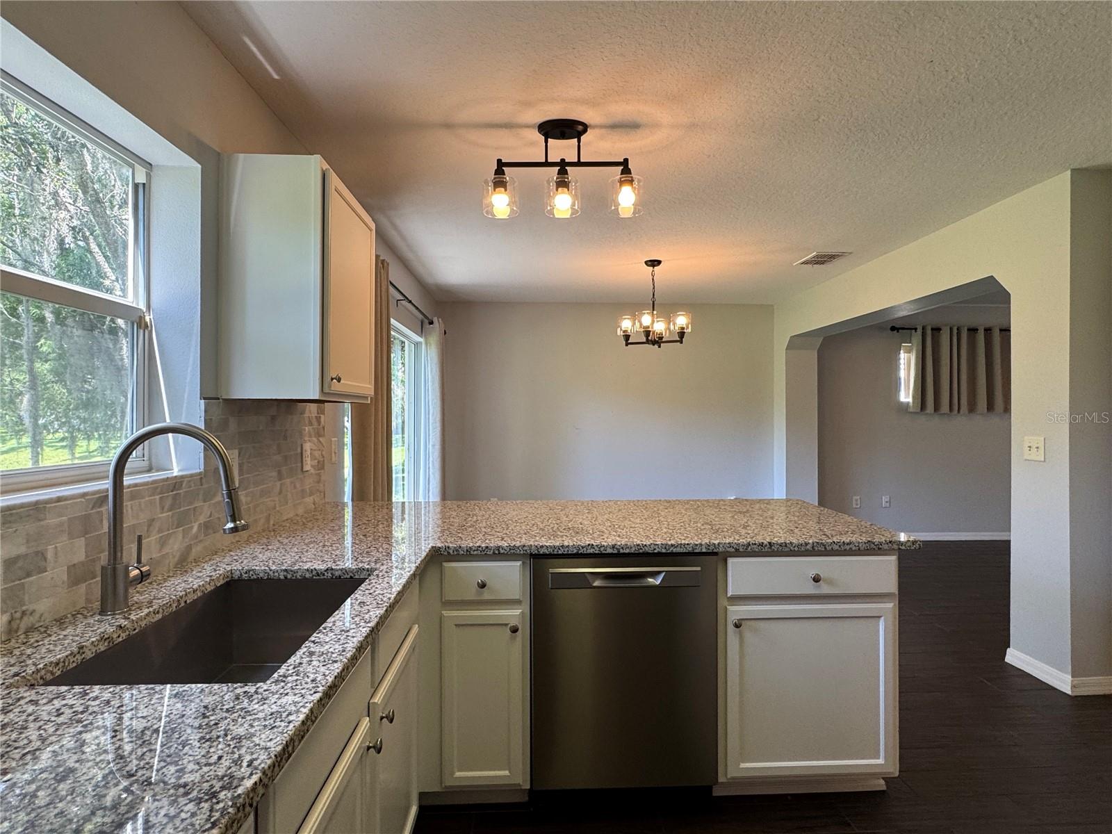 Image 9 of 21 For 2915 Amber Oak Drive