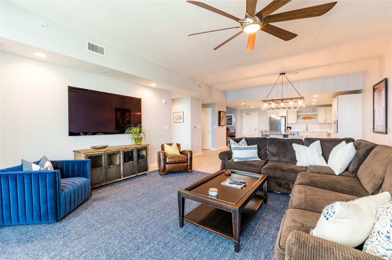 Image 17 of 55 For 920 Osceola Avenue 403