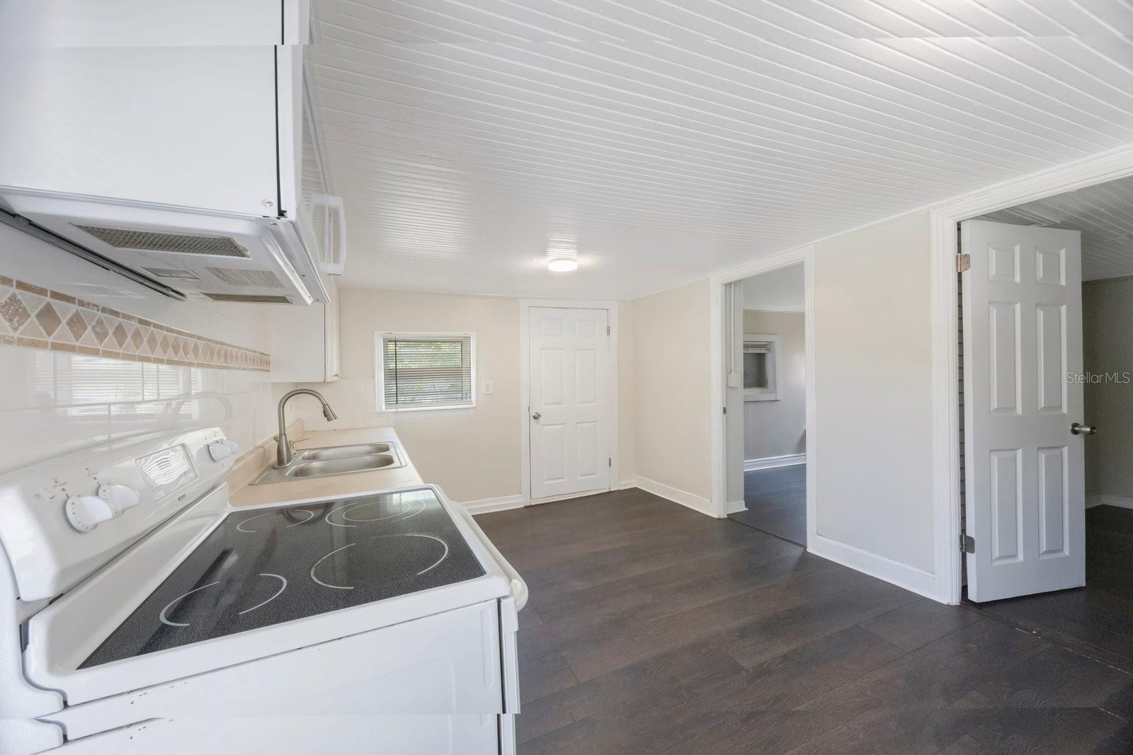 Image 10 of 43 For 325 41st Street N
