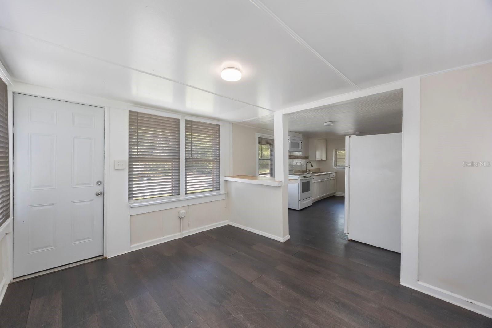Image 4 of 43 For 325 41st Street N