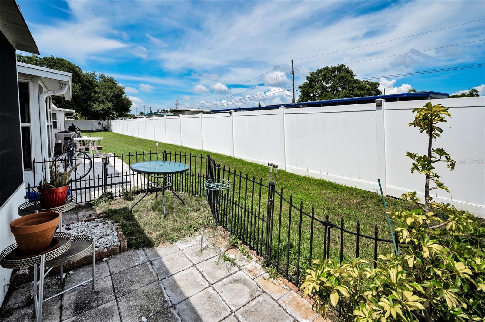 Image 11 of 21 For 2250 Druid Road E 403