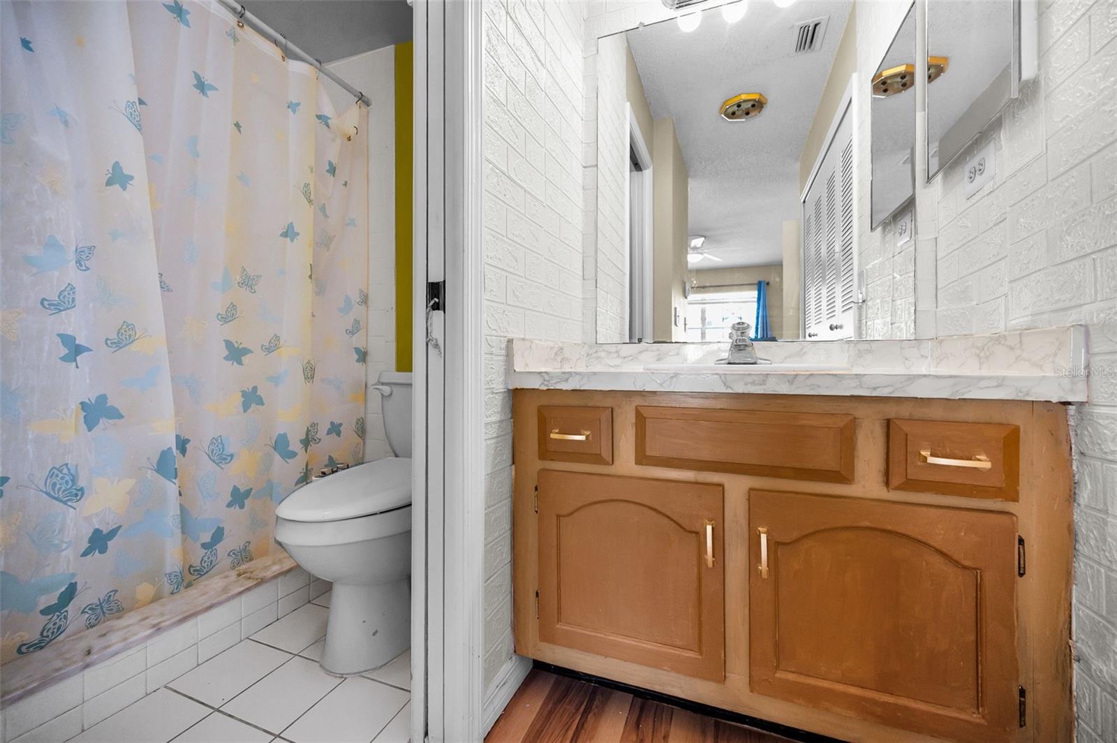 Image 7 of 21 For 2250 Druid Road E 403