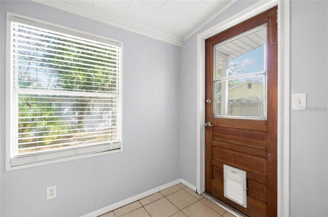 Image 18 of 21 For 1803 Douglas Avenue