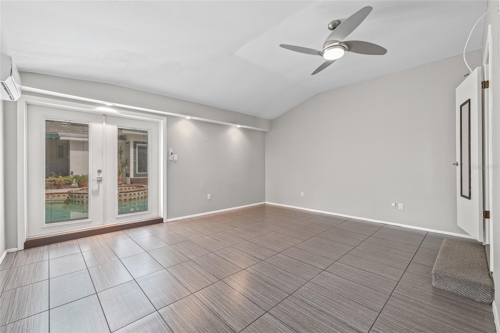 Image 16 of 51 For 135 Aranda Street Ne