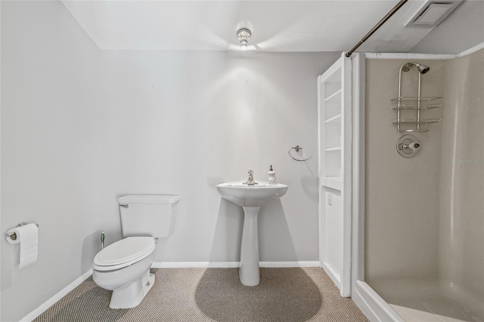 Image 17 of 51 For 135 Aranda Street Ne