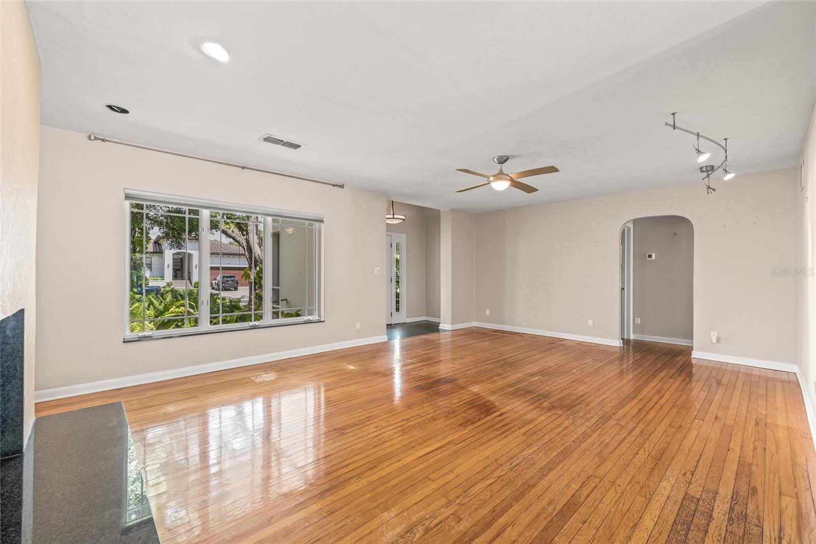 Image 33 of 51 For 135 Aranda Street Ne