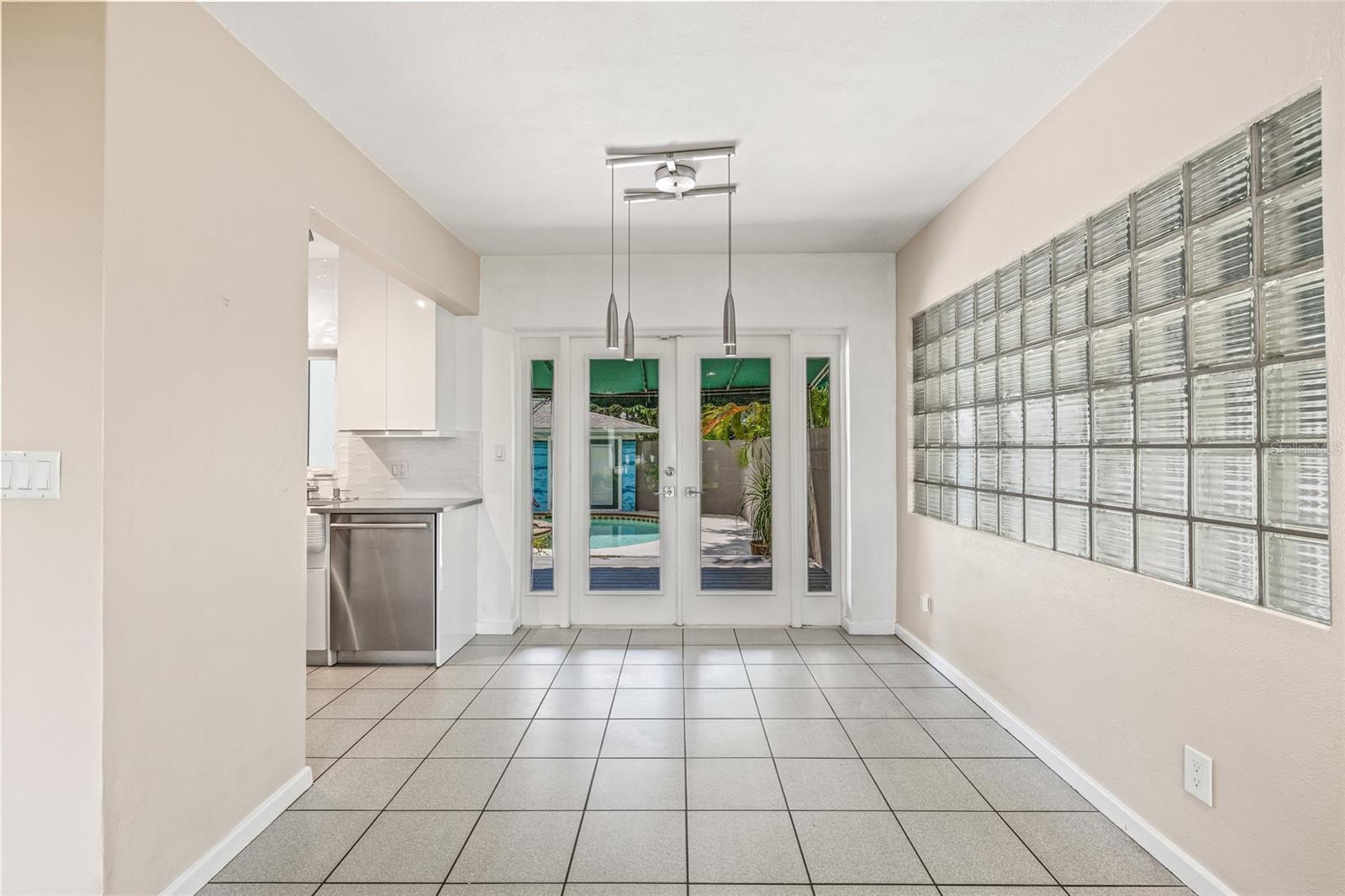 Image 34 of 51 For 135 Aranda Street Ne