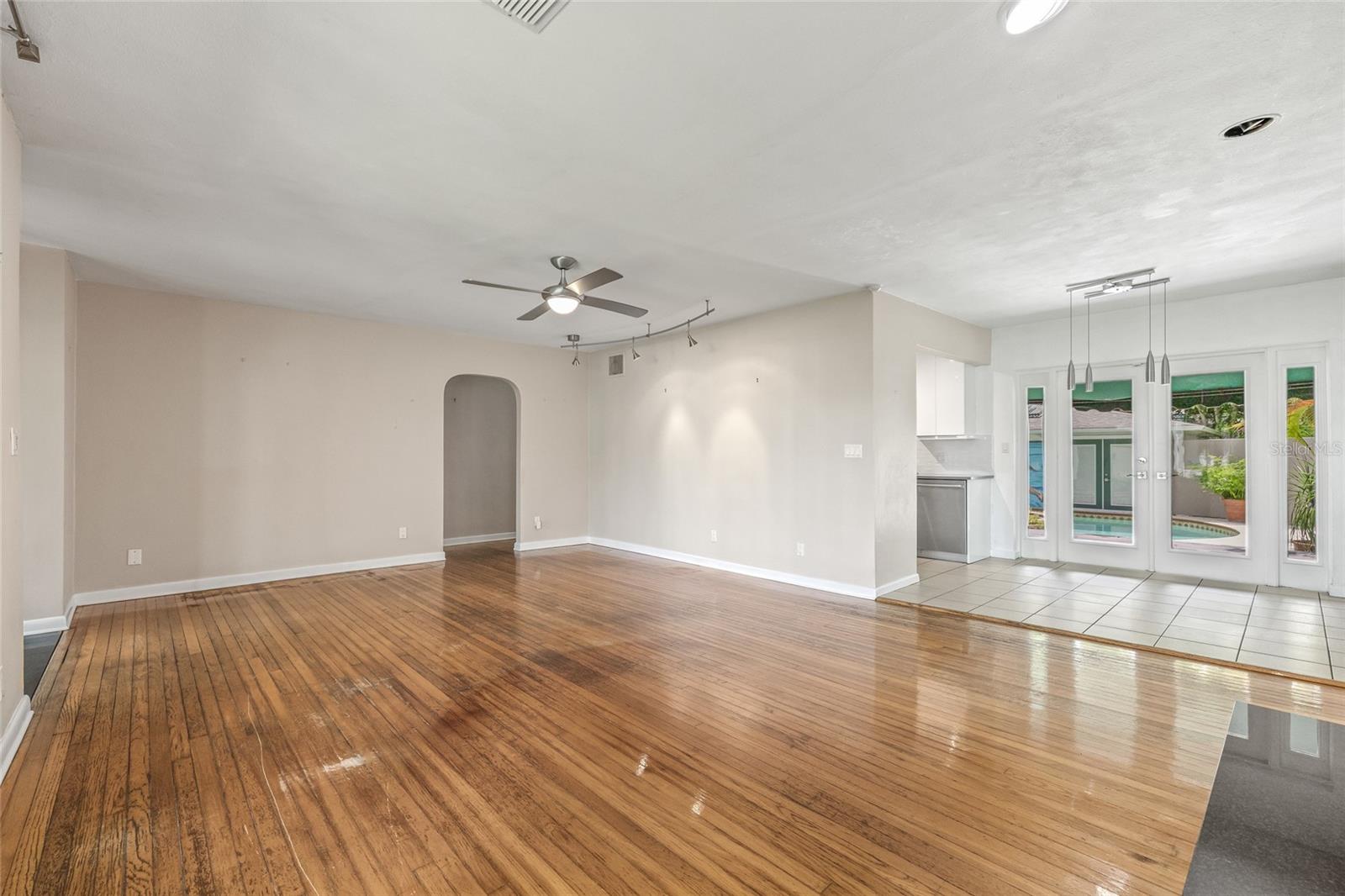 Image 6 of 51 For 135 Aranda Street Ne