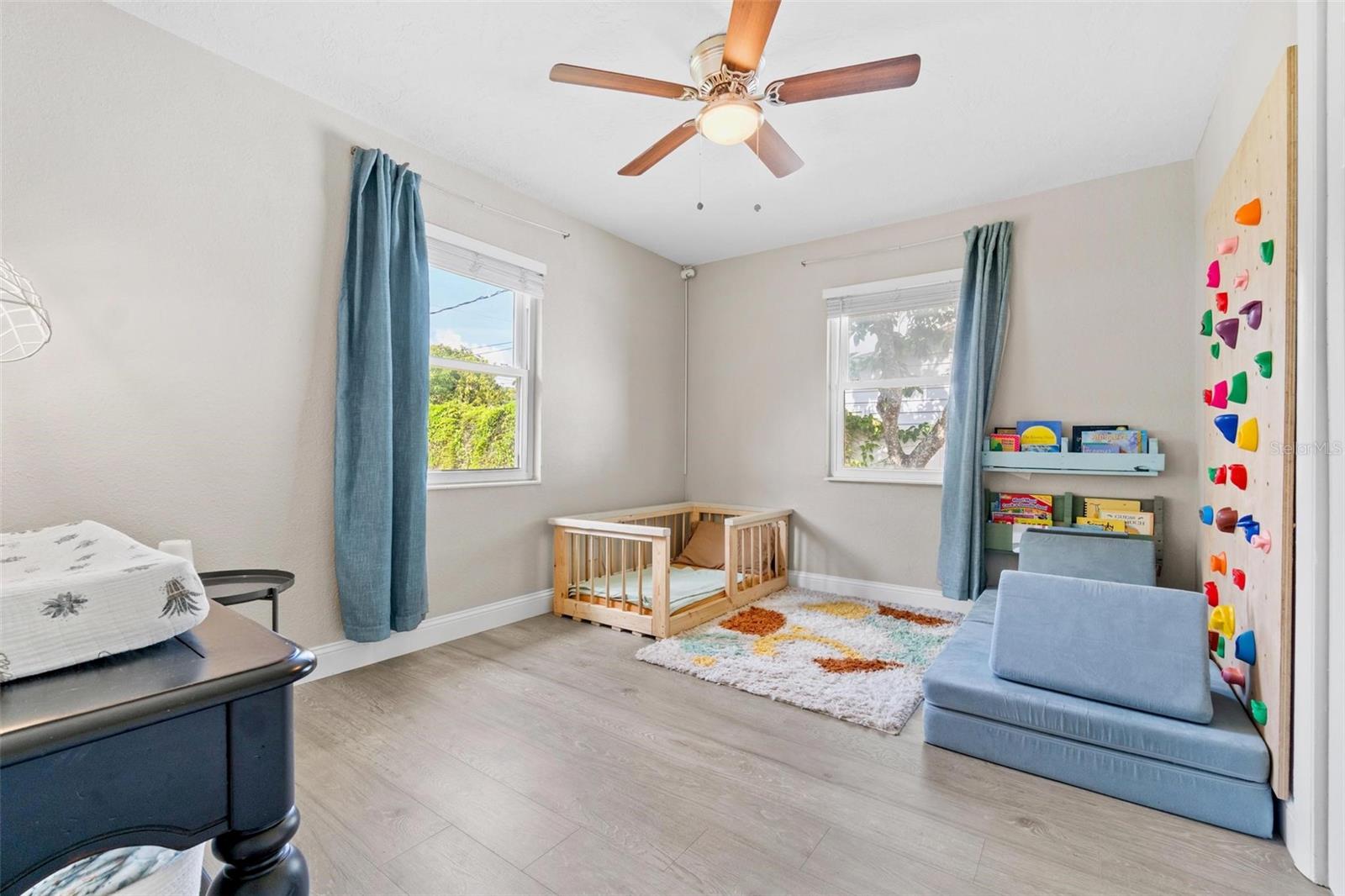 Image 11 of 34 For 1642 50th Avenue N