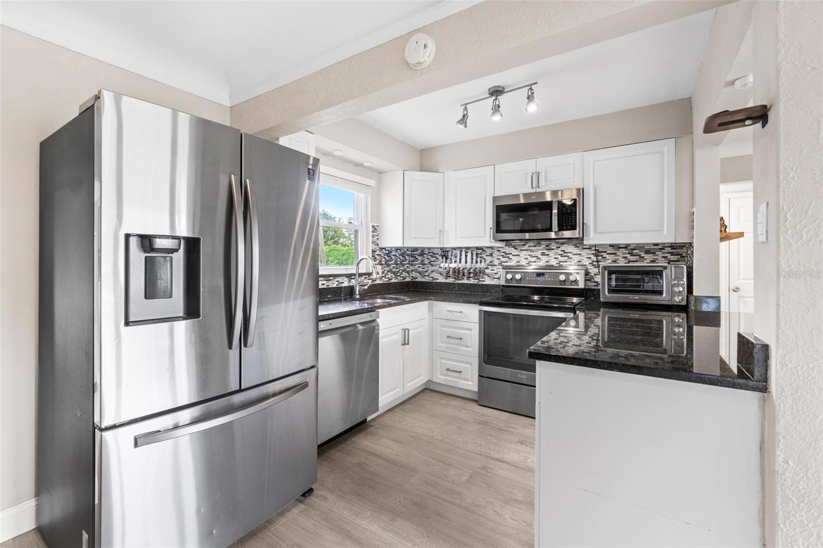 Image 7 of 34 For 1642 50th Avenue N