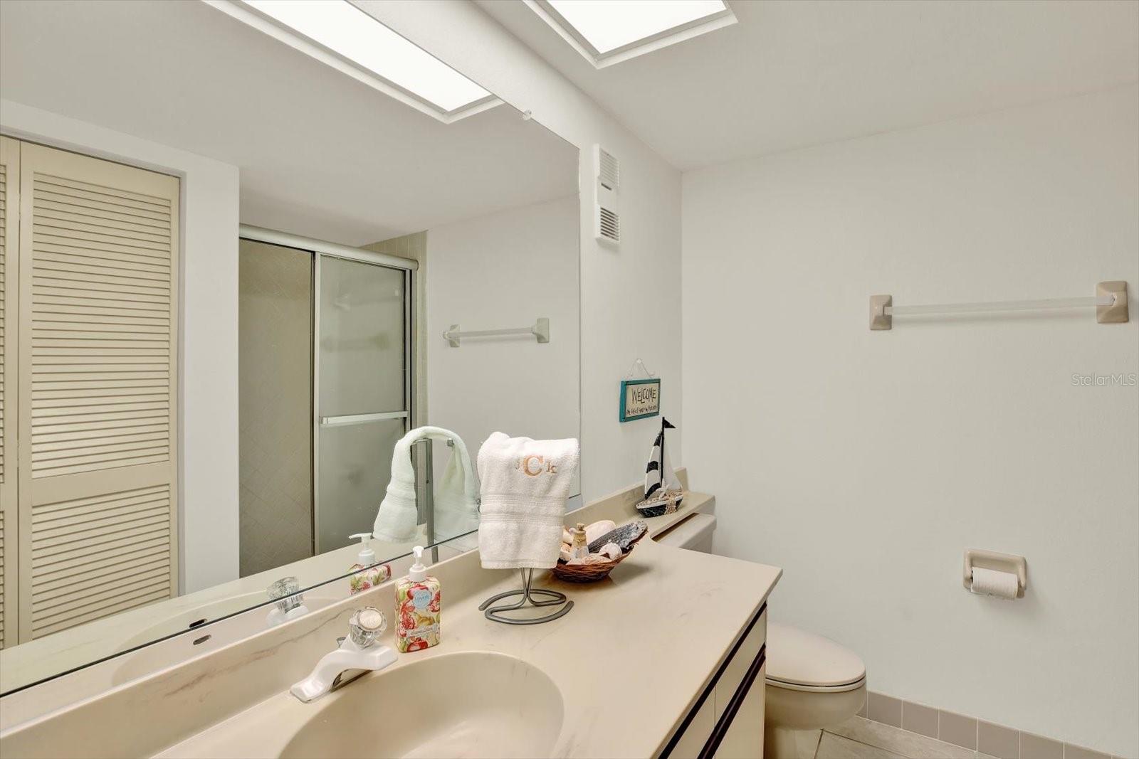Image 15 of 24 For 1834 Golfview Drive 1834