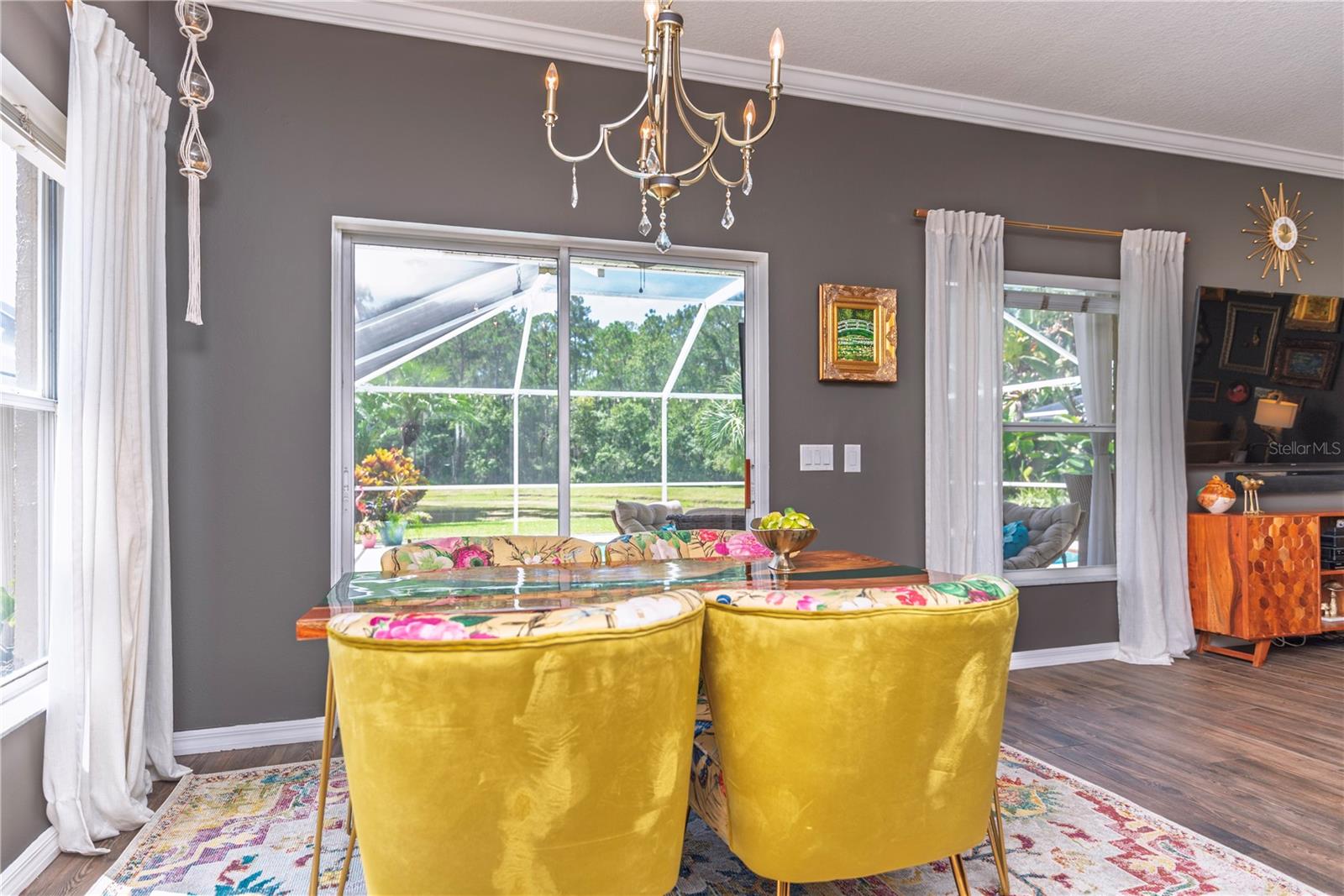 Listing photo id 9 for 12119 Bishopsford Drive