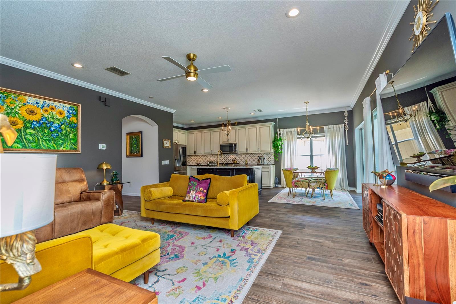 Listing photo id 12 for 12119 Bishopsford Drive