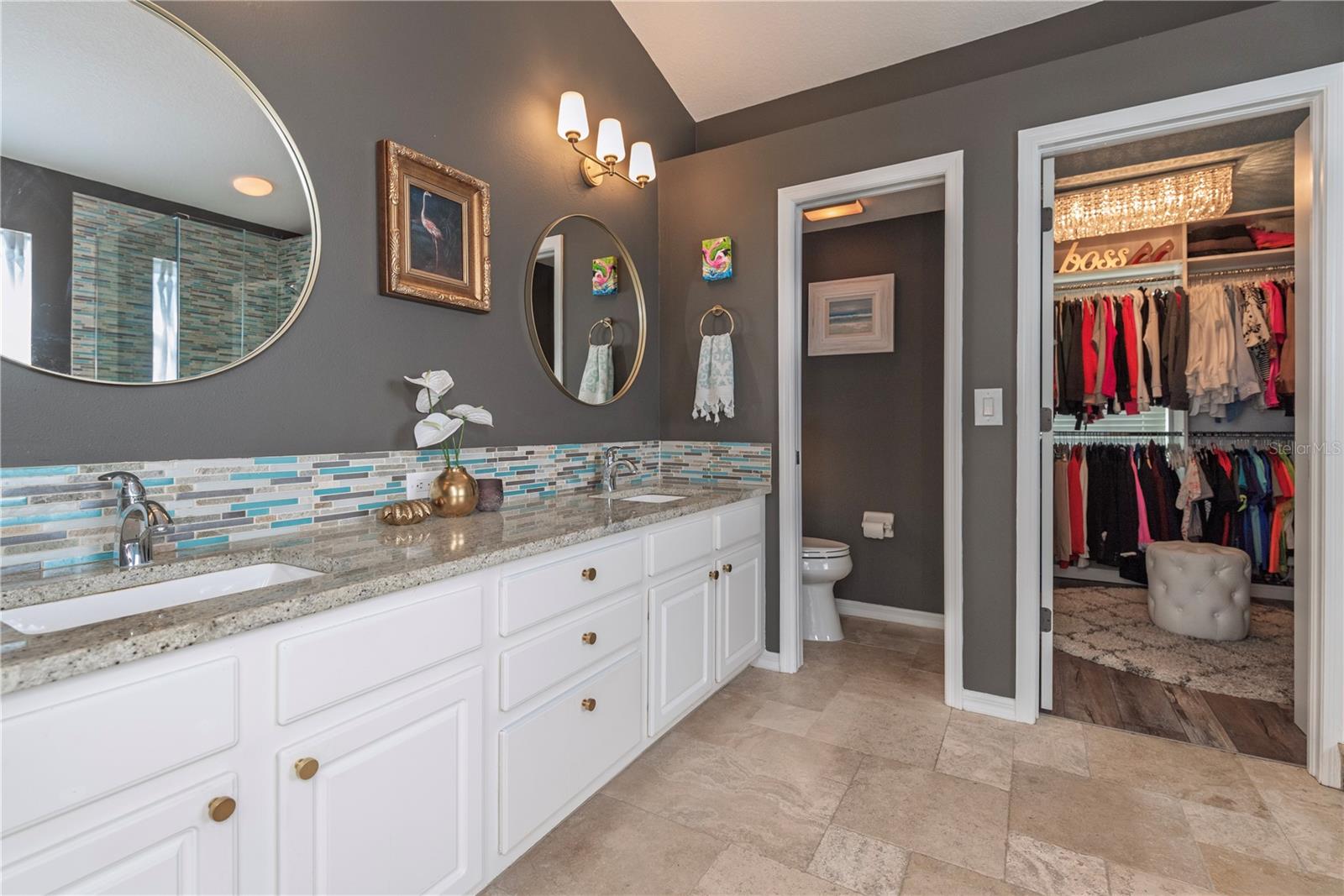 Listing photo id 24 for 12119 Bishopsford Drive