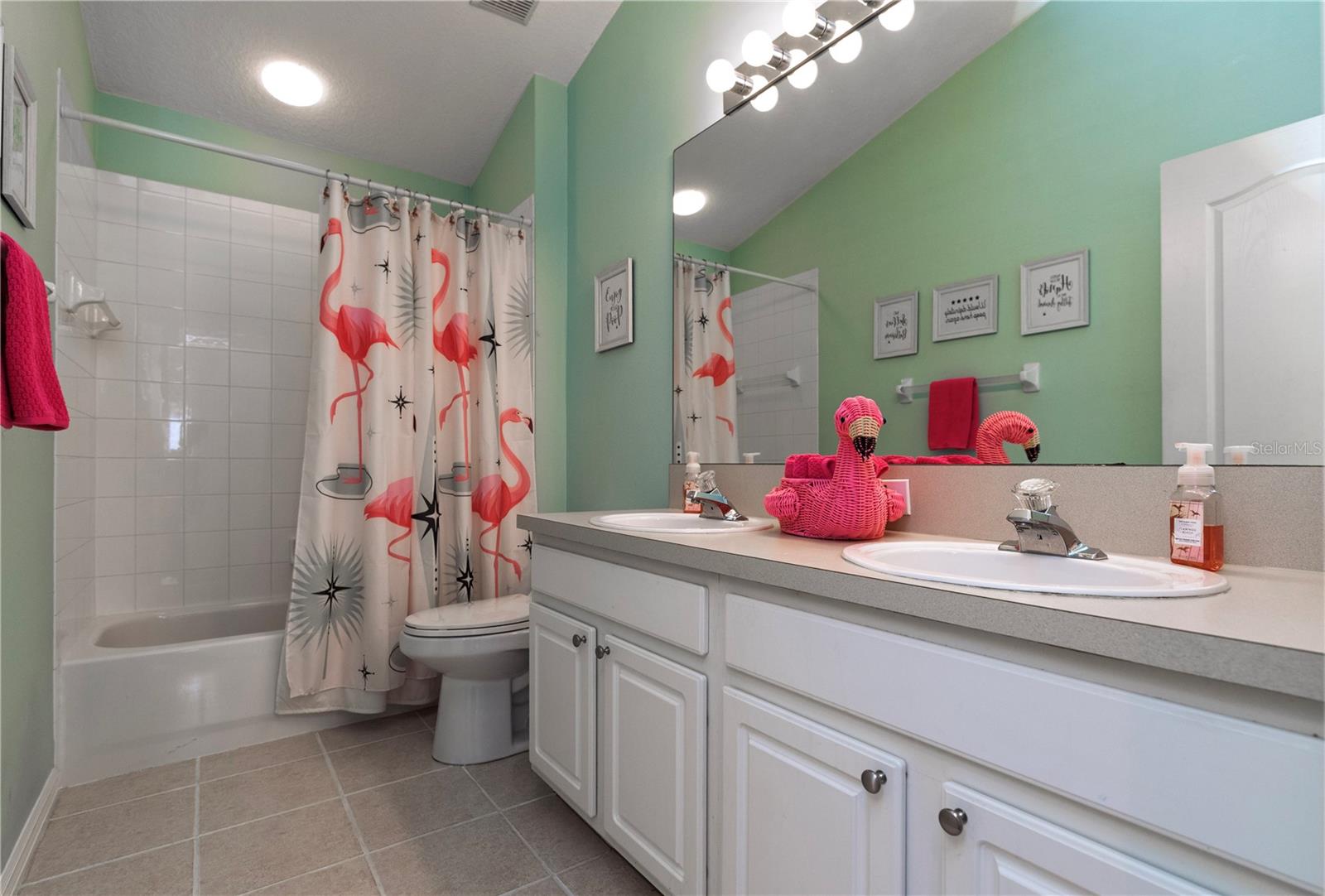 Listing photo id 32 for 12119 Bishopsford Drive