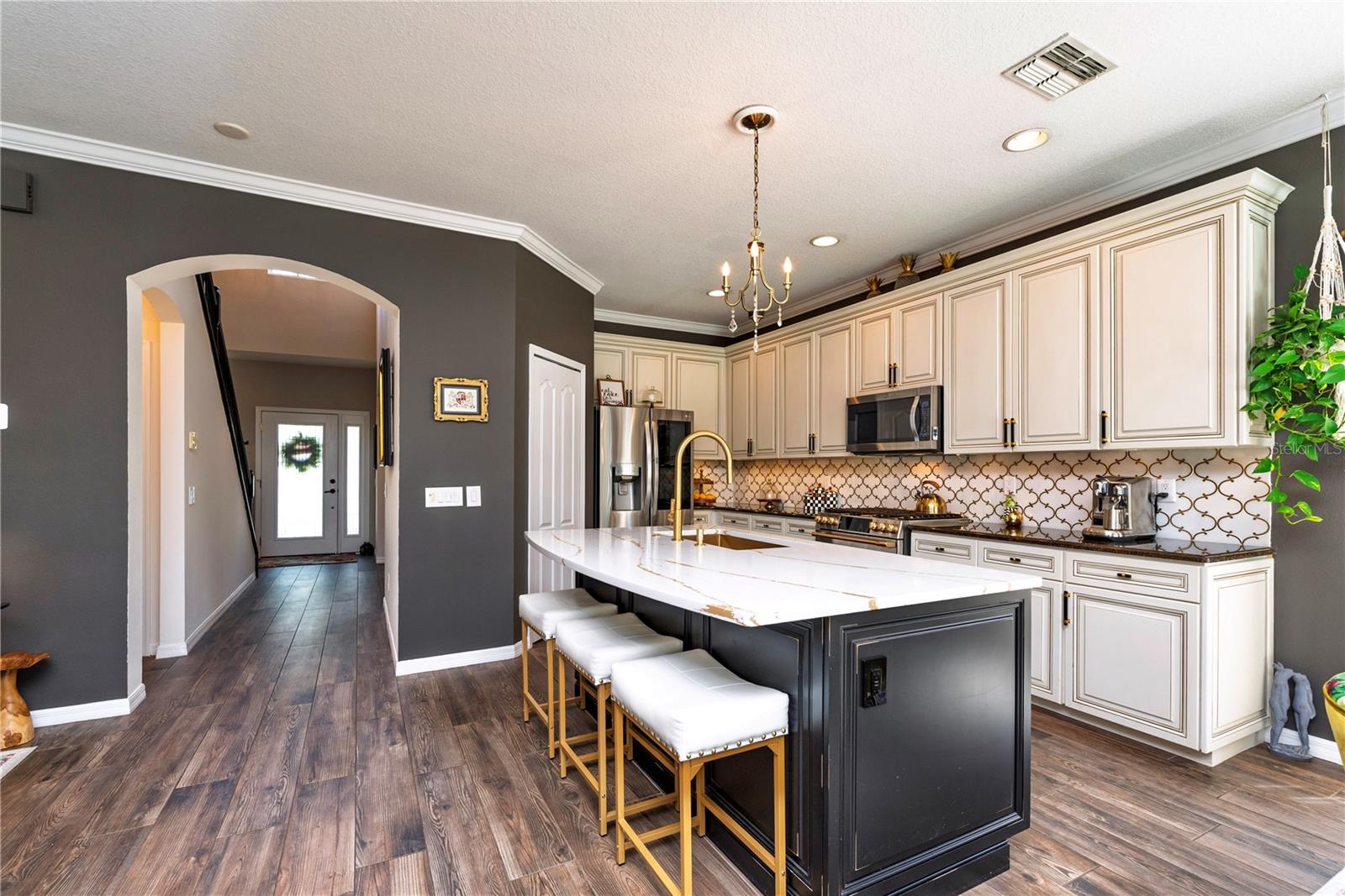 Listing photo id 4 for 12119 Bishopsford Drive