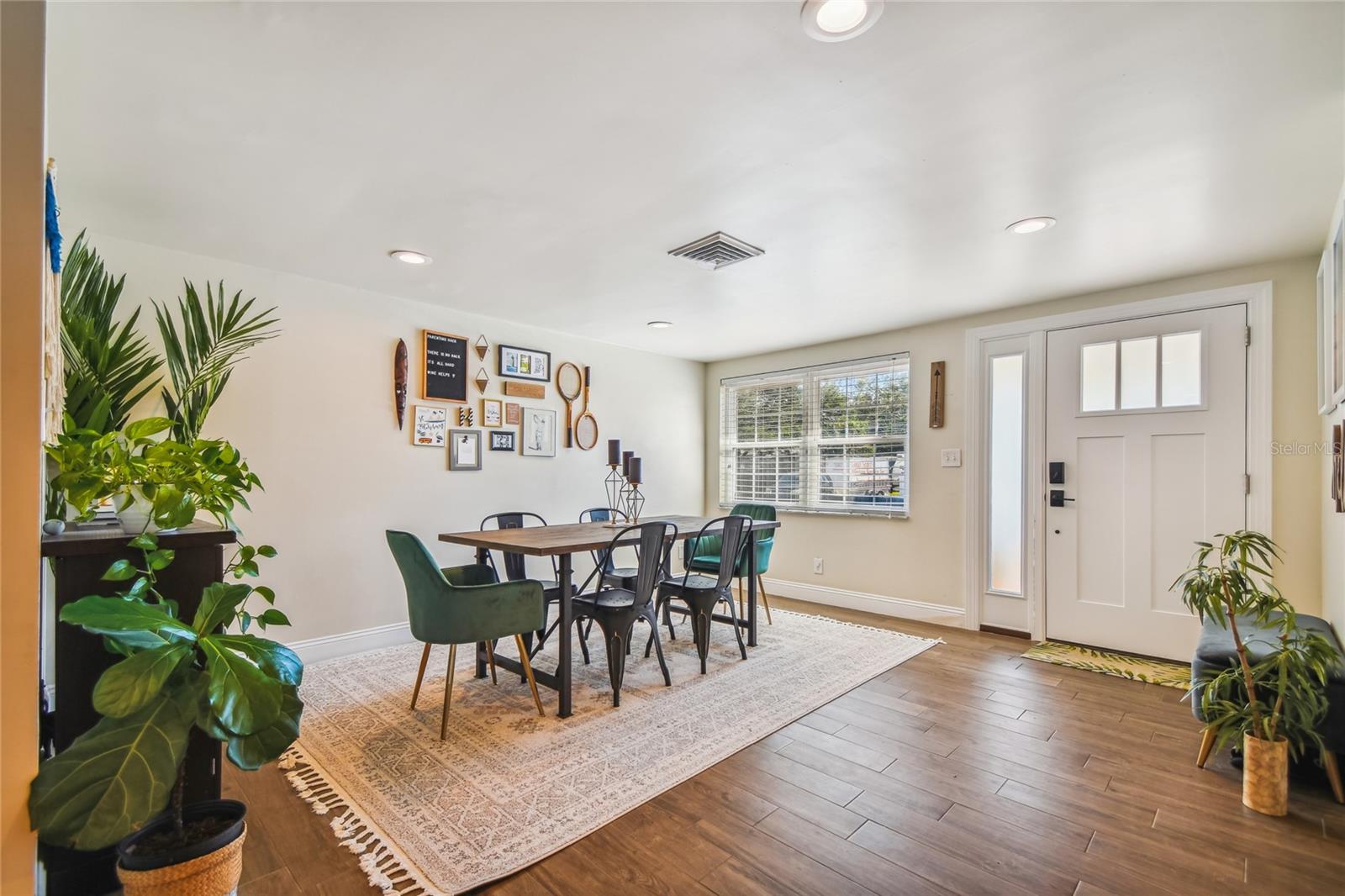 Image 3 of 34 For 125 55th Avenue Ne