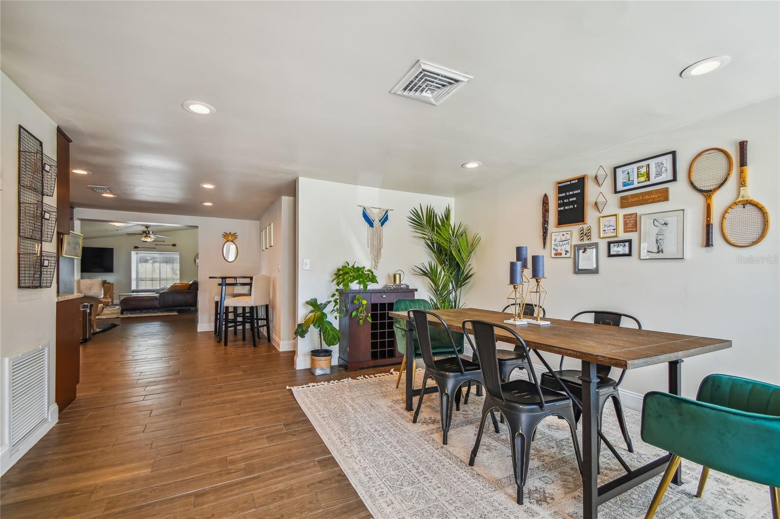 Image 5 of 34 For 125 55th Avenue Ne
