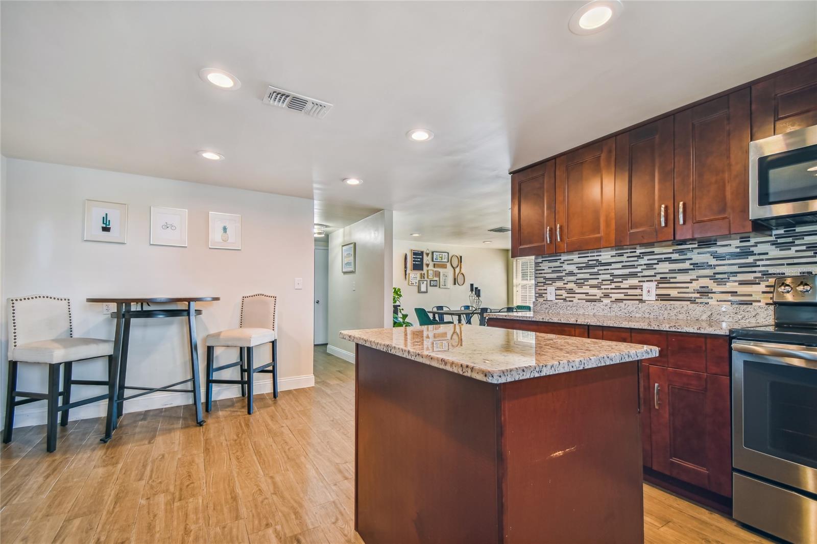 Image 9 of 34 For 125 55th Avenue Ne