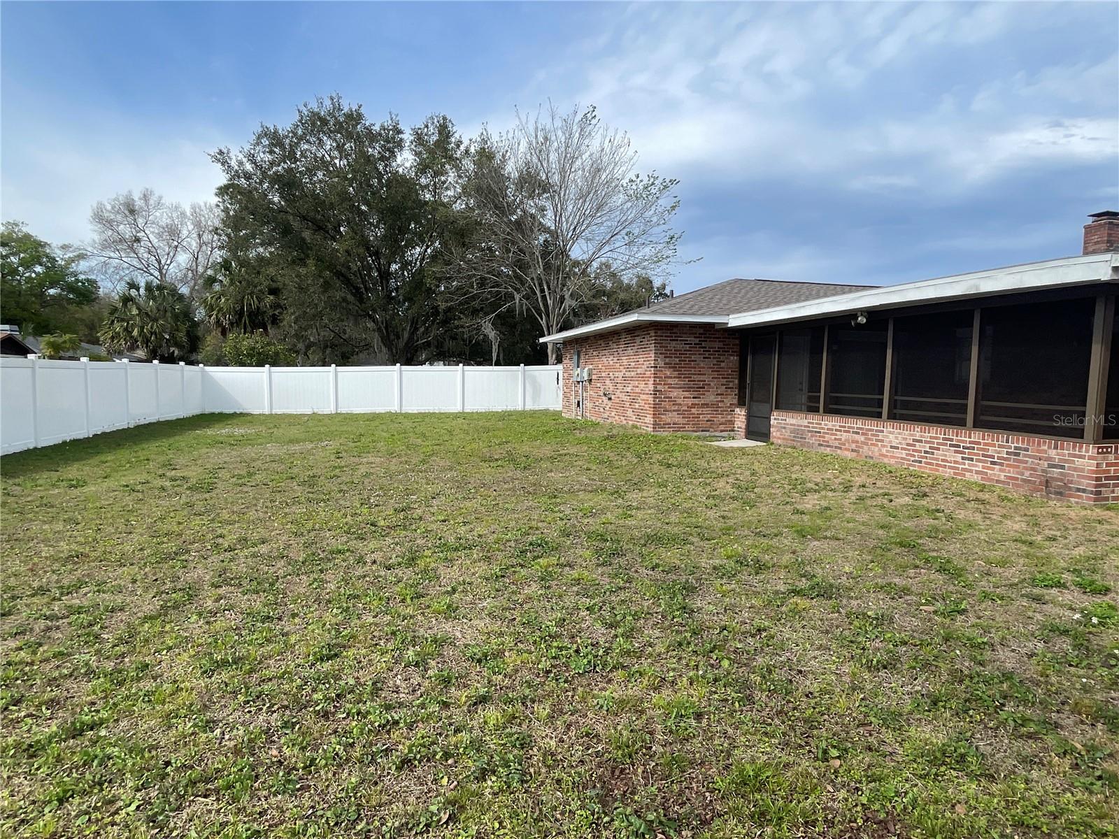 Image 21 of 21 For 26720 Hickory Loop