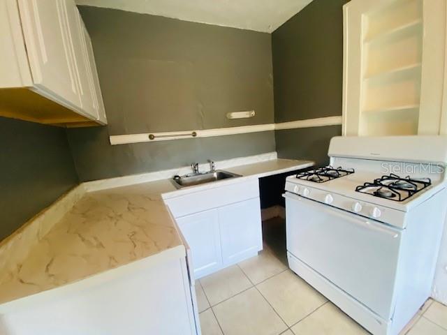 Listing photo id 3 for 331 20th Street N 6