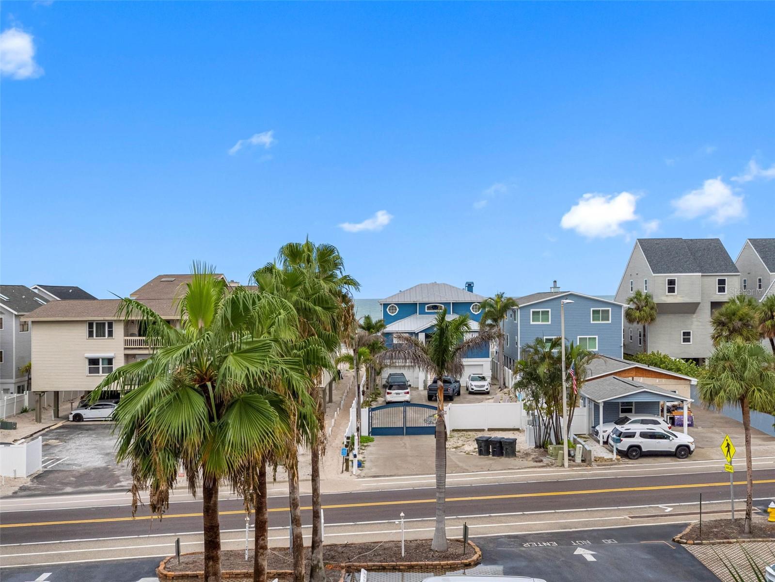 Image 49 of 75 For 19925 Gulf Boulevard 304
