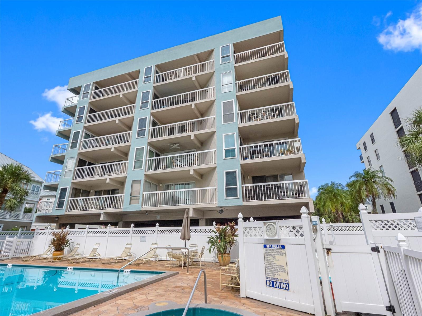 Image 56 of 75 For 19925 Gulf Boulevard 304