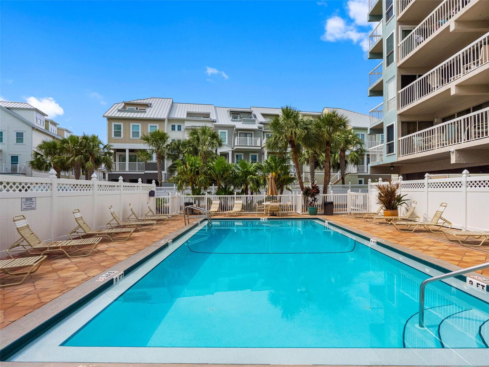 Image 57 of 75 For 19925 Gulf Boulevard 304