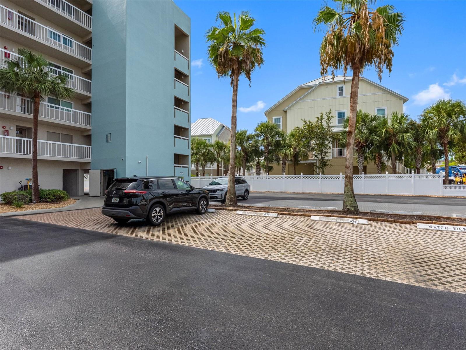 Image 59 of 75 For 19925 Gulf Boulevard 304