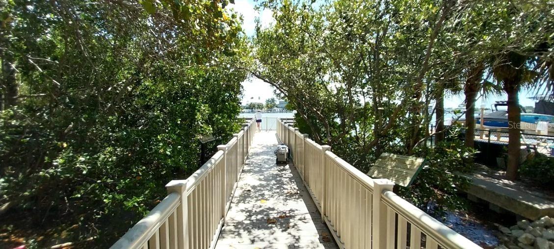 Image 68 of 75 For 19925 Gulf Boulevard 304