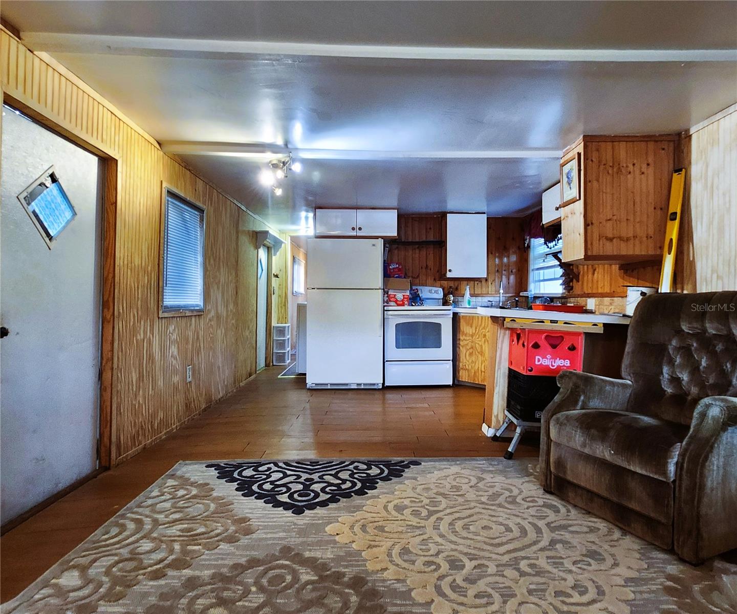 Image 15 of 37 For 6975 Edgewater Drive