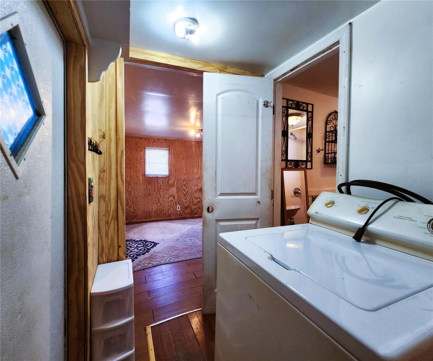 Image 19 of 37 For 6975 Edgewater Drive