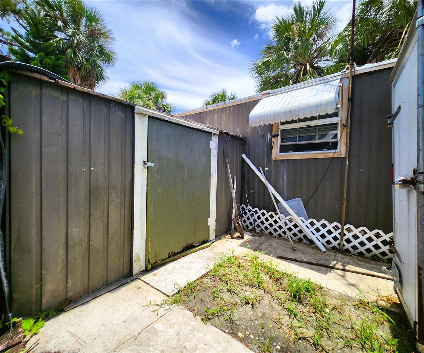Image 32 of 37 For 6975 Edgewater Drive