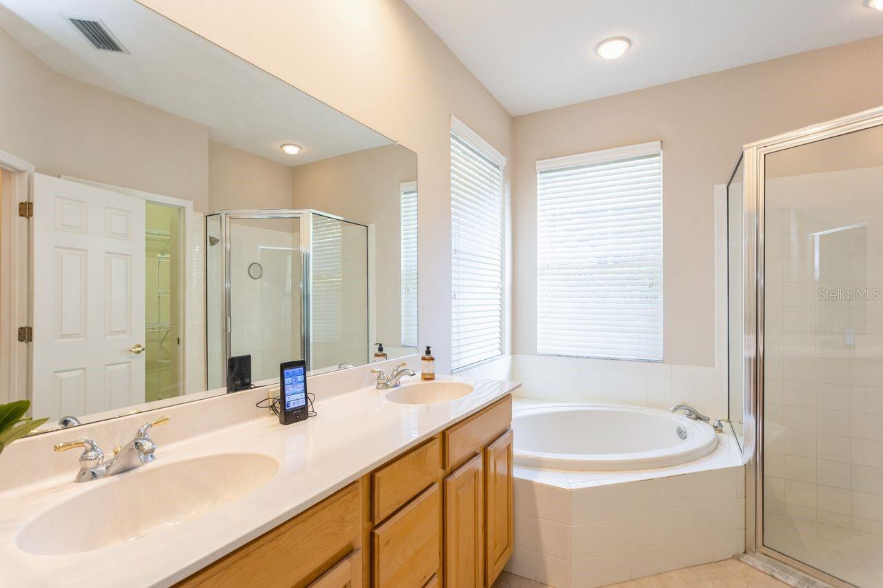 Image 16 of 24 For 10414 Edgefield Place